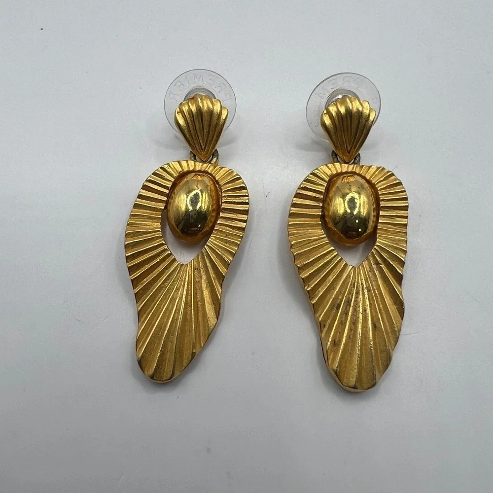 Casual Corner Dangle Pierced Earrings Brushed Shiny‎ Gold Tone Door Knocker Drop